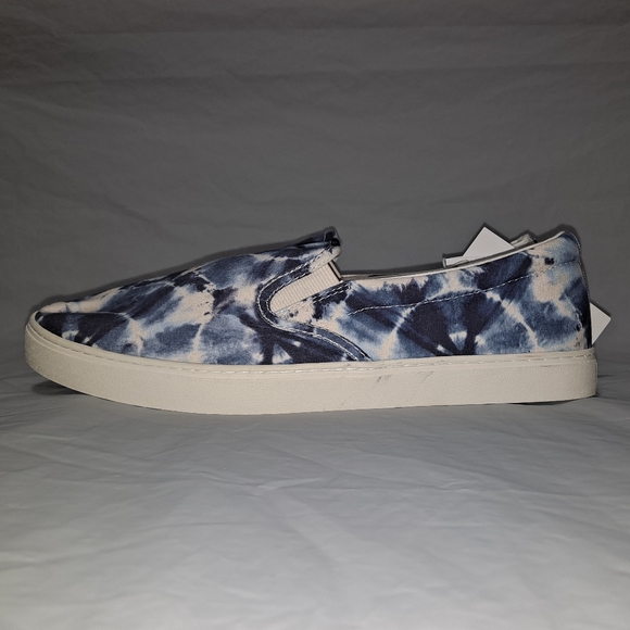 "NWT" Old Navy Tie-Dye Slip-on Sneakers Women's 11 Blue & White Cushioned Insole - Picture 7 of 13